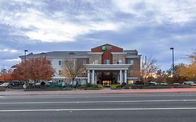 Holiday Inn Express & Suites Roseville